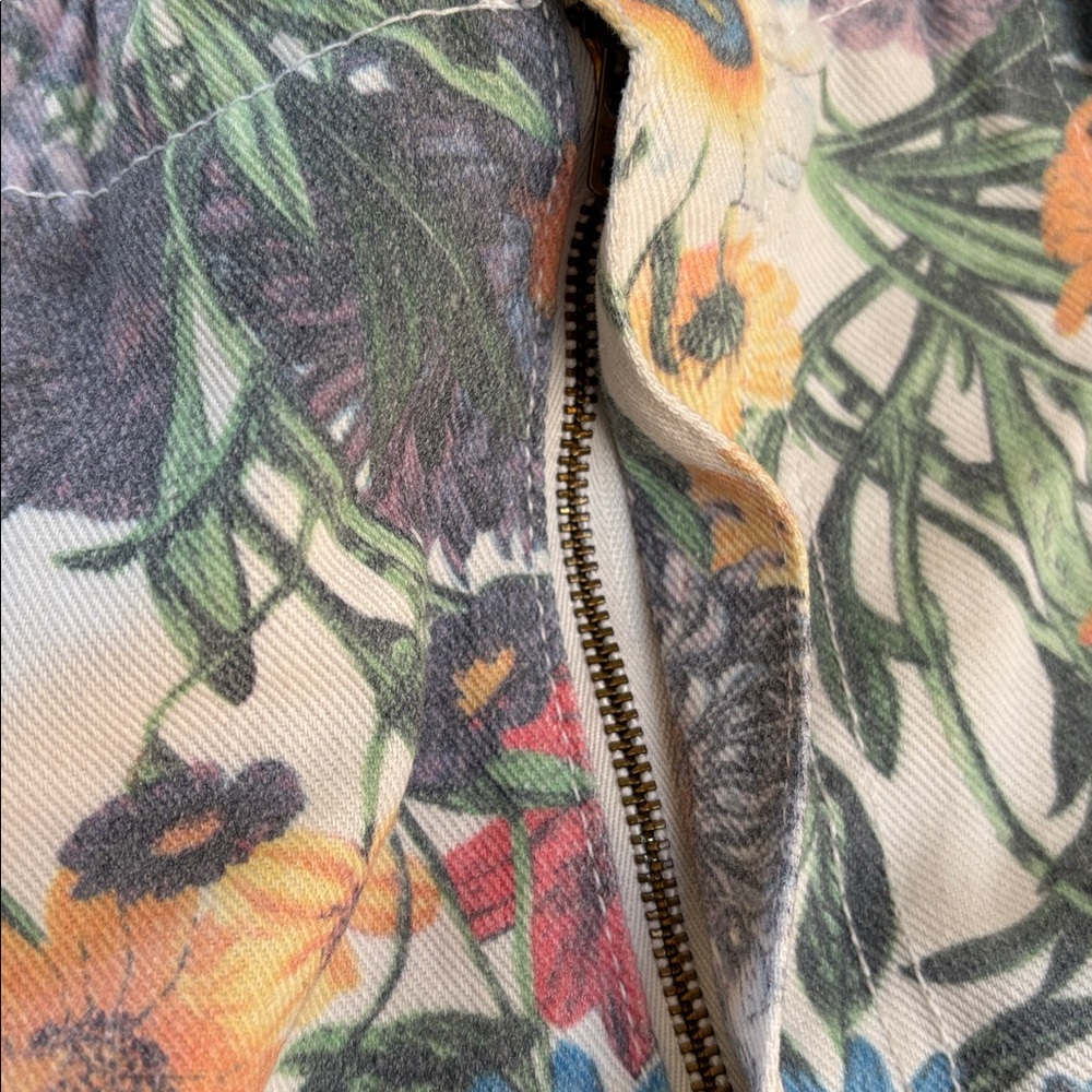 Vintage Paris Blues Floral Print Jean Shorts - Picture 10 of 10